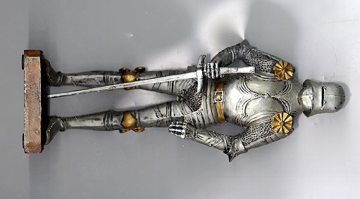 Ritterfigur bemalt